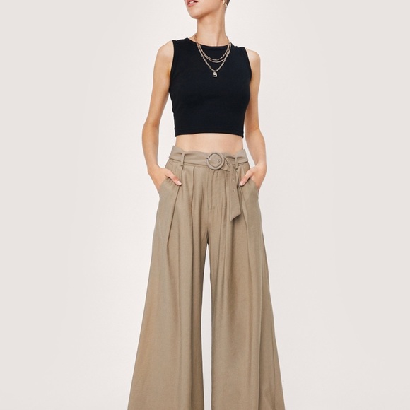 Jacket + Pant Suit. Oversized double breasted blazer w/ wide legged belted pants - Picture 6 of 8